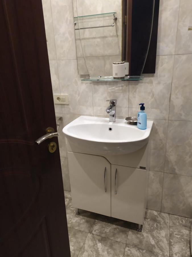Apartment On Tumanyan Street,19 耶烈万 外观 照片