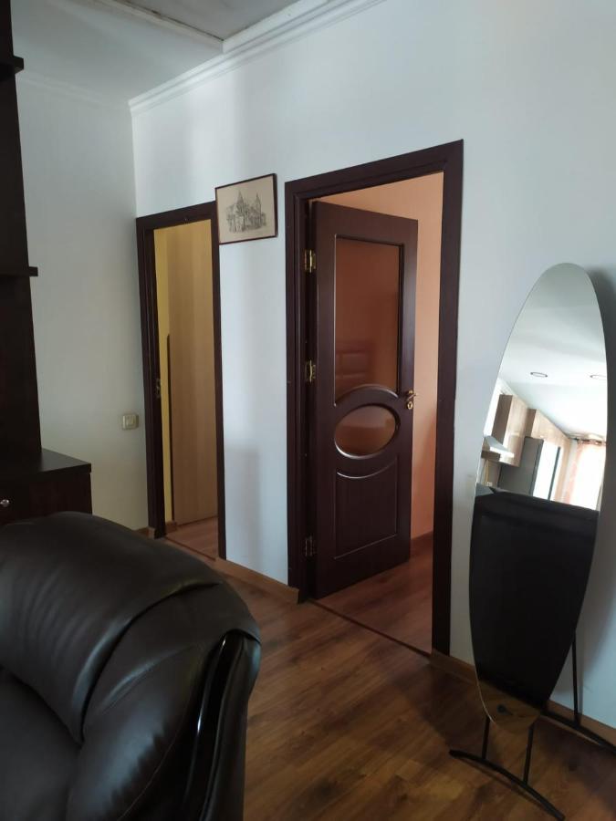 Apartment On Tumanyan Street,19 耶烈万 外观 照片
