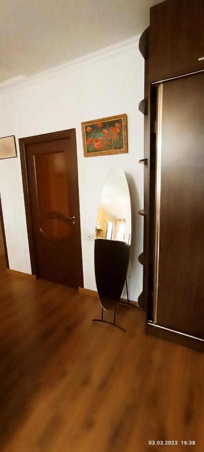 Apartment On Tumanyan Street,19 耶烈万 外观 照片