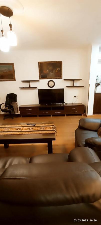 Apartment On Tumanyan Street,19 耶烈万 外观 照片