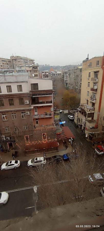 Apartment On Tumanyan Street,19 耶烈万 外观 照片